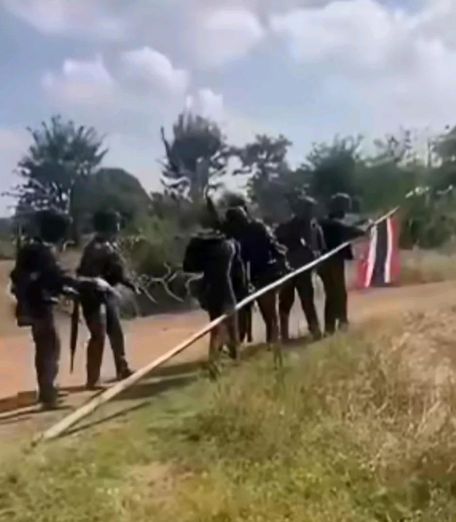 《曼谷时报》消息，泰国陆军已控制多个村庄。当地时间9日，一名泰国陆军指挥官发