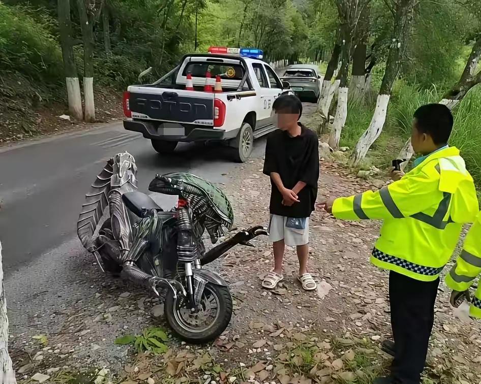 其实只要不去干坏事，应该给予鼓励，甚至引导给予技术支持，保证安全性，本来就该百花