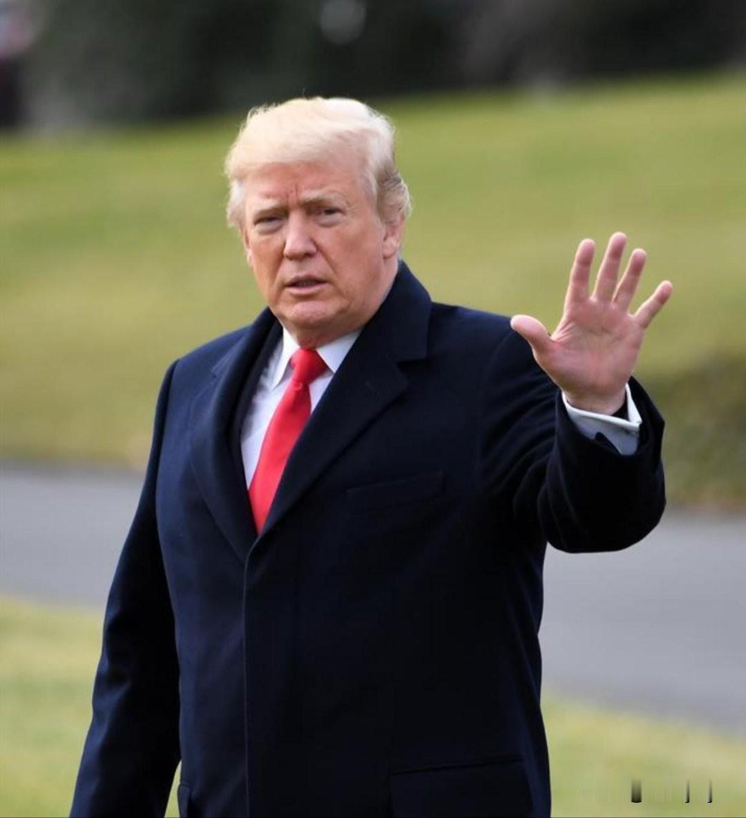 特朗普、万斯、约翰逊轮番围攻教皇，三人三种打法暴露同一个秘密：白宫根本没想好怎么