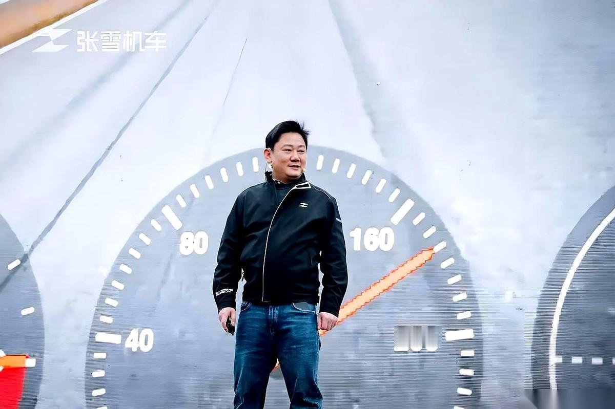 张雪机车最近的风头，简直要把那帮玩了上百年摩托的欧日老牌厂商看傻了。很多人还在