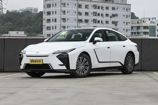 20万上下买二手豪华轿车，我更愿意看二手雷克萨斯ES 手握20万左右，想买一