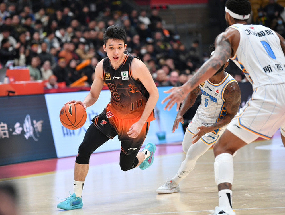 山东男篮终结三连败, 谢智杰第四节很抢眼