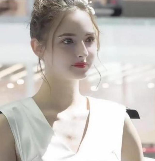 乌克兰还有一个大问题很多人都没注意到，那就是乌克兰的女人将来该怎么办？战争打响三