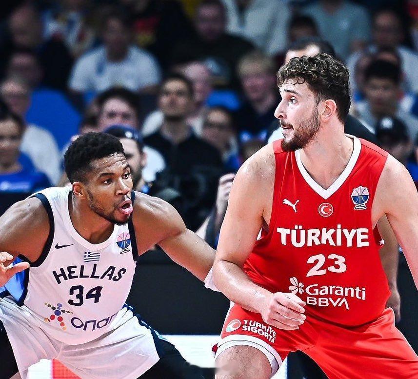 BasketNews报道，字母哥觉得跟申京的事太过了，他主动多方打听要到了申京的