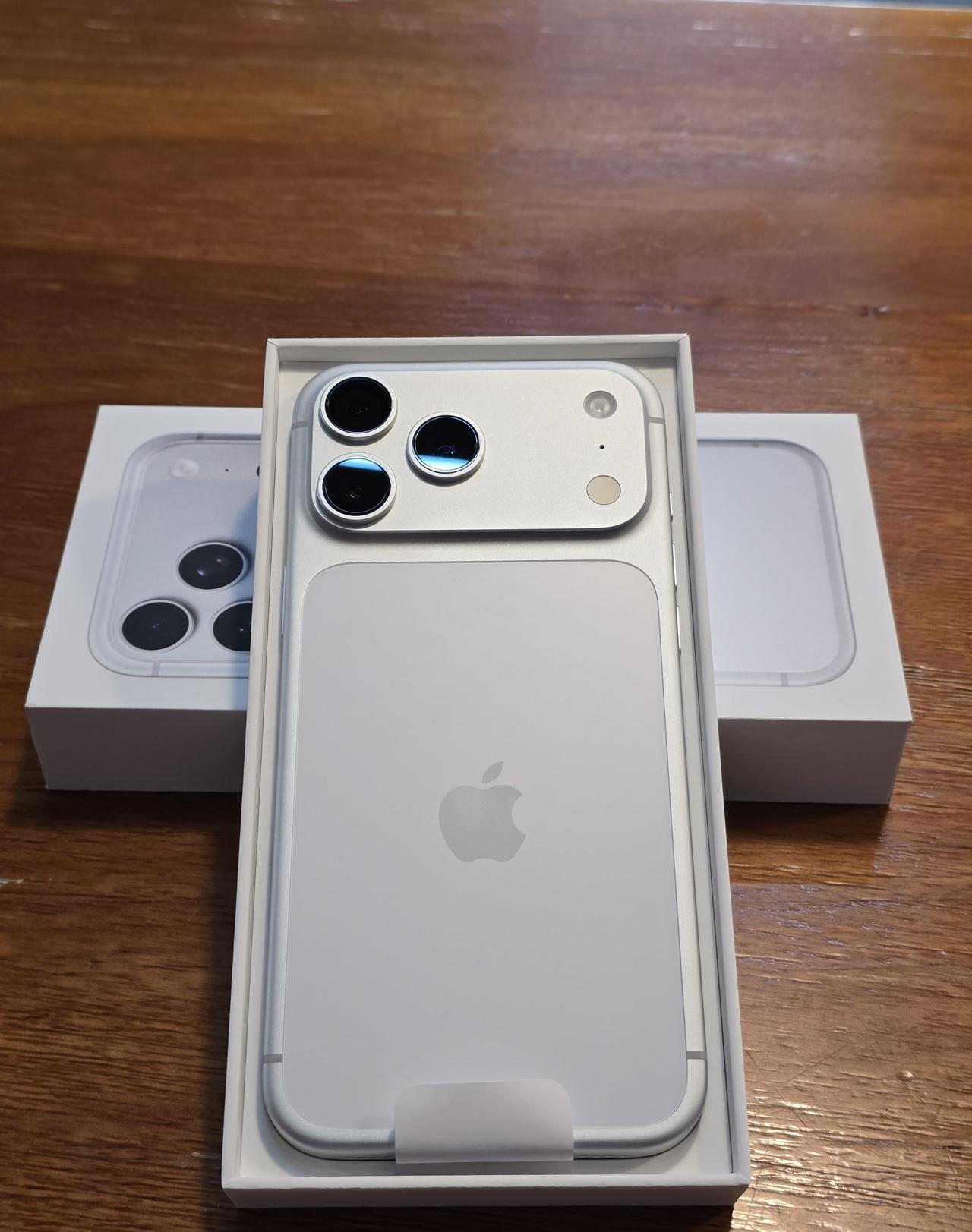 买了iPhone17PM后才发现，果粉的嘴真严有一说一，果粉的自适应能力真让