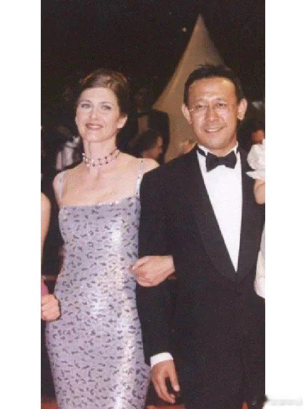 姜文给自己的二个儿子起名叫“太郎”和“次郎”，被许多人骂，姜文回应：有空多读书。