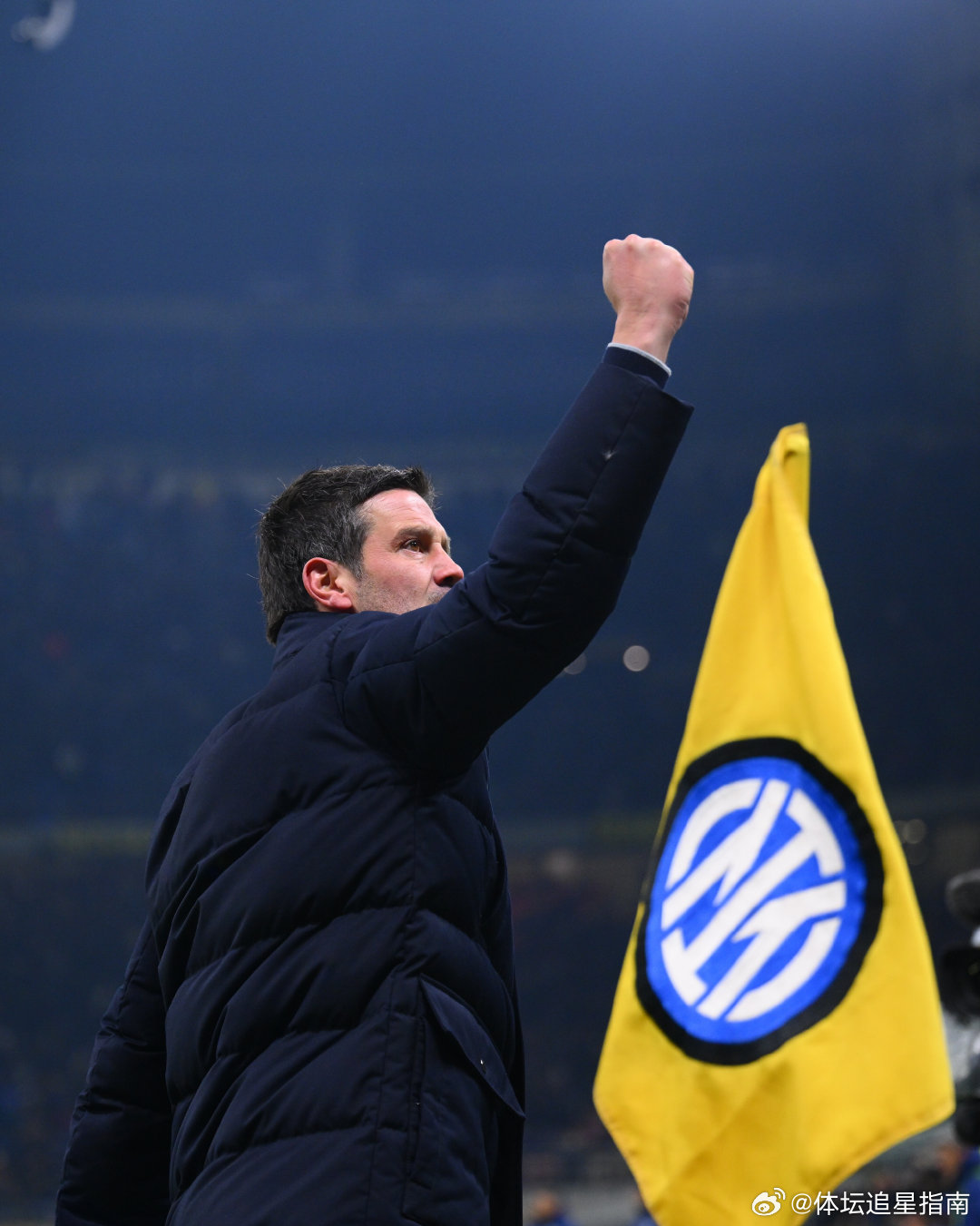 请带领我们继续前进！cr：国际米兰足球俱乐部