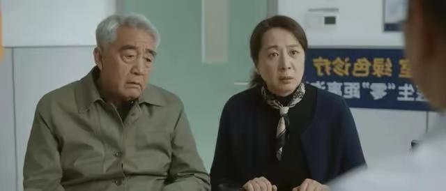 追剧《问心2》一集不漏地看到了第28集，小编觉得该剧不同于以往看过的医疗剧