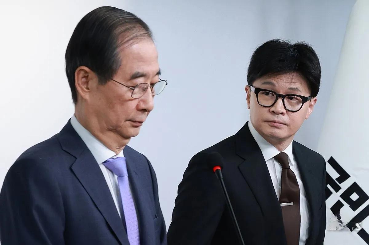 韩德洙“因为电话联系不上韩东勋，所以发了见面的短信”。两“韩”真有意思。想当