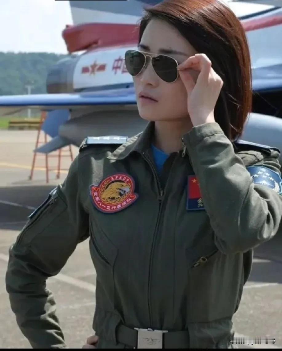 余旭，那个如“金孔雀”般耀眼的中国首位歼-10女飞行员，牺牲已快九年了，但