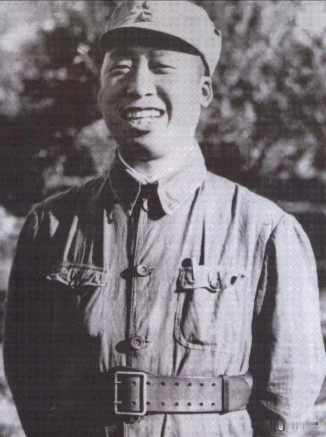 开国最可惜的无衔元勋！能压三位元帅，本该授帅，却淡泊名利开国授衔群星闪耀，