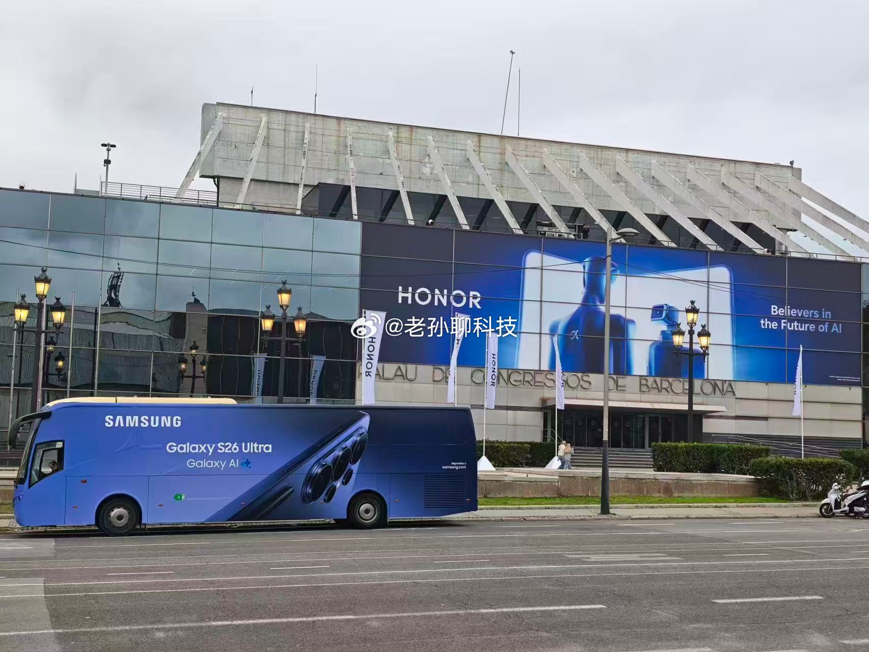 万万没想到，国产品牌出息了，三星如临大敌！三星以前特别喜欢嘲讽苹果，因为在三星眼