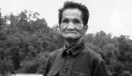 1947年，沈醉发现一个疯疯癫癫的老头正在跑步。他总觉得此人十分蹊跷，于是便下令