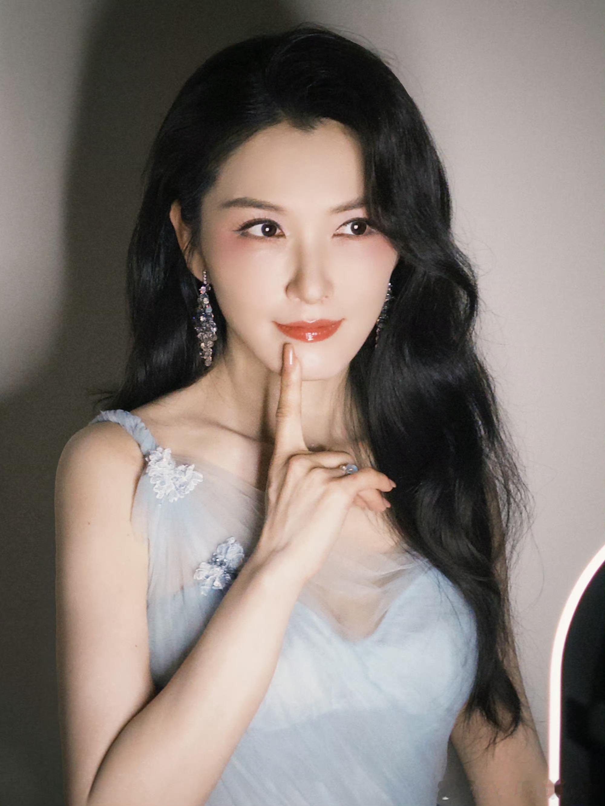 我被这个徐洁儿美晕了徐洁儿是海的女儿吧徐洁儿是海的女儿吧！我真的要被她美晕了！