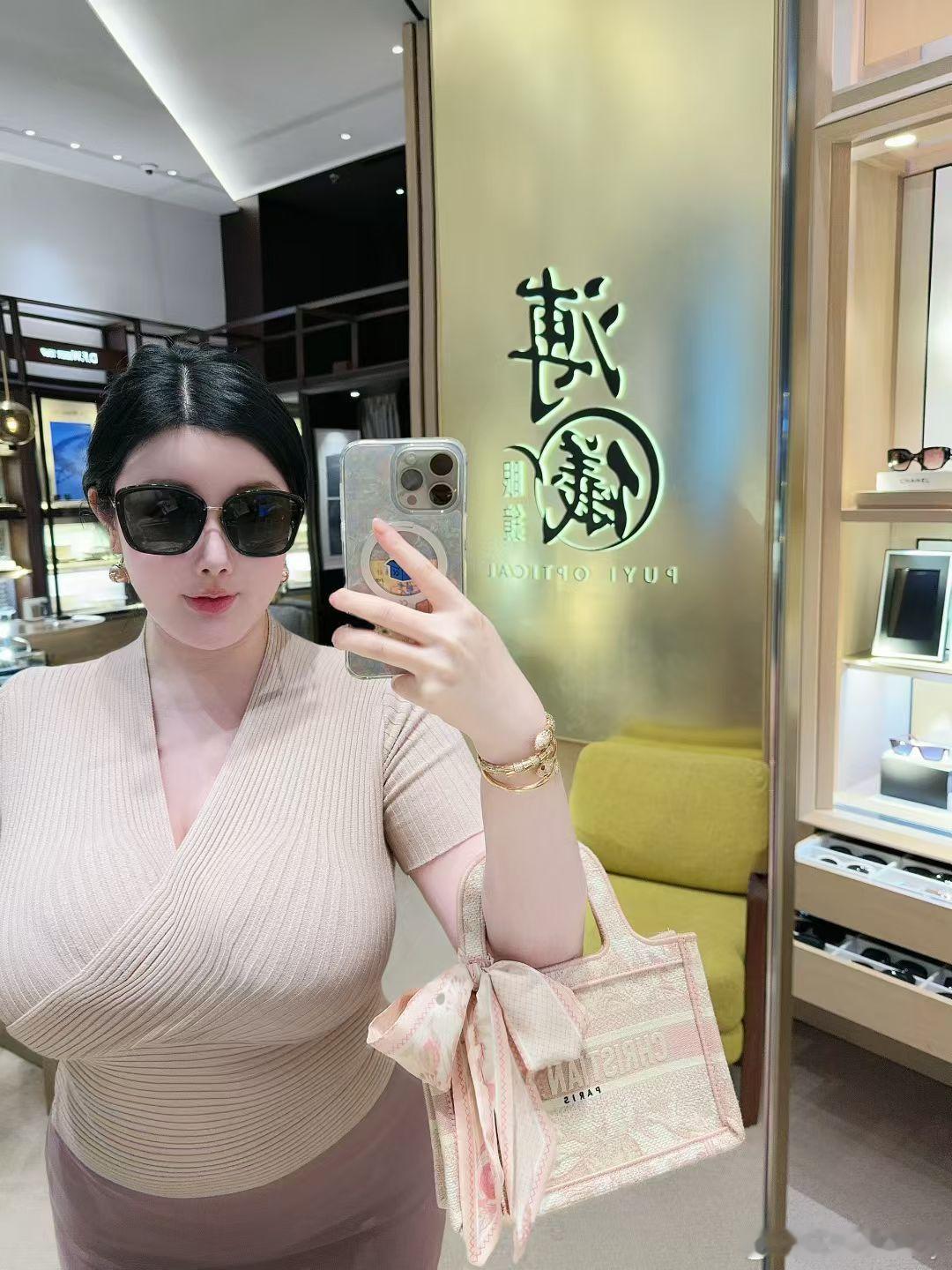 穿搭你不赞，他不赞，我的自拍没人看颜值街拍写真​​​