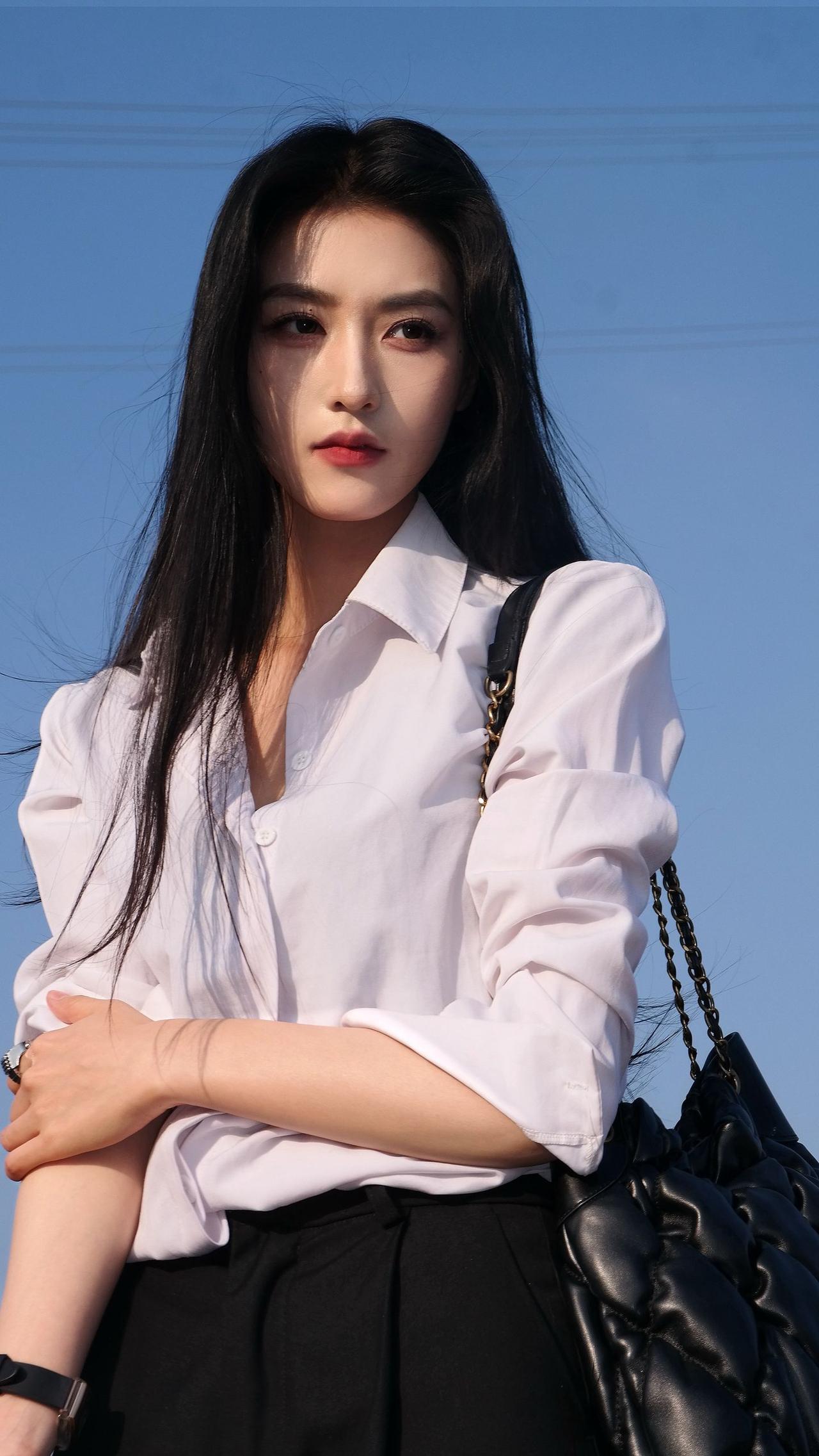 你心中的美女啥模样看看气质女神的穿着搭配吧你认为的美女有哪几个特点