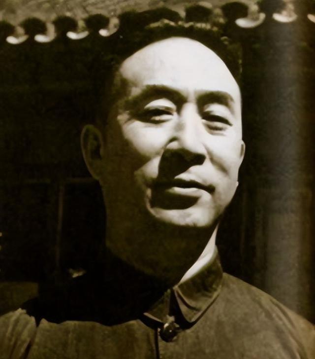 1986年，薄一波在南方接连对毛主席、刘少奇和彭老总，题字进行评价其过程相当之精