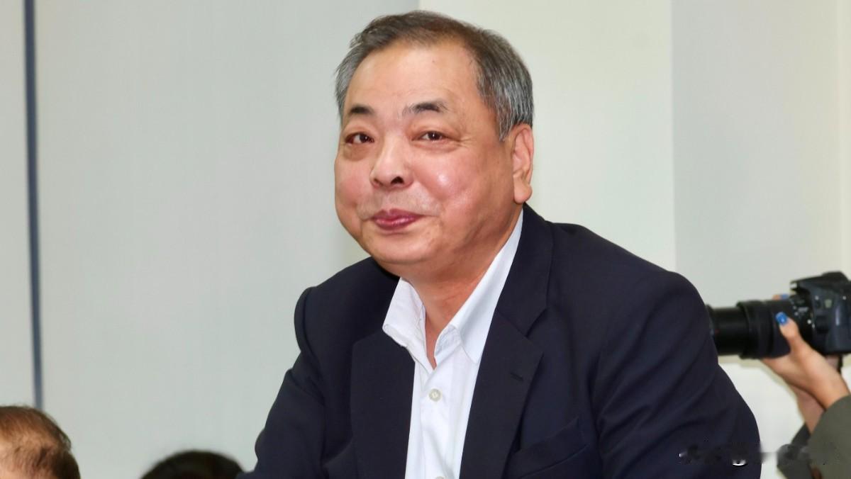 徐欣莹今登记陈见贤：不会无条件支持任何人国民党新竹县长参选人徐欣莹今天（