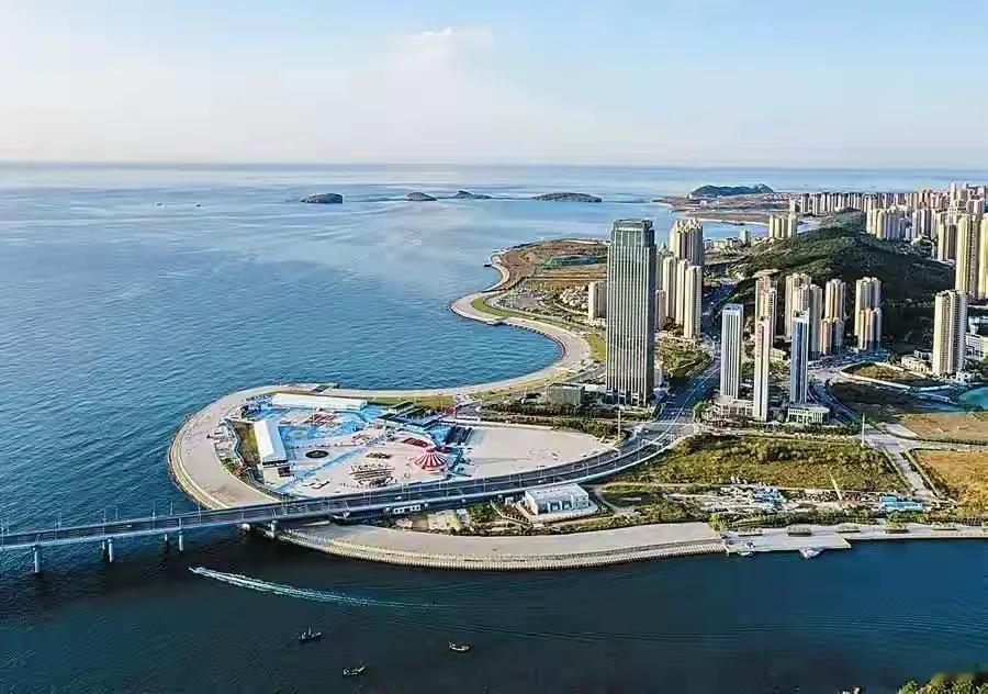 大连应该尽全力去把“大连之夏”打造好！什么是“大连之夏”？大连之夏是一个统称，