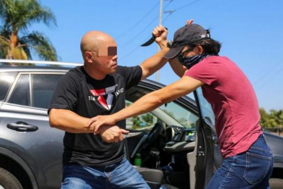 重庆，一男子借了3万元用于赌博，利息高达每日600元。由于男子到期后没钱还，遭到