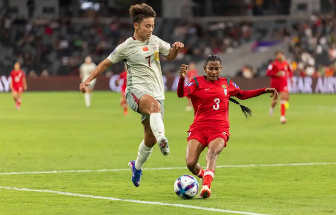 别再为U20女足的“粗糙”胜利哀嚎了。那根本不是足球，那是KPI。我告诉你，