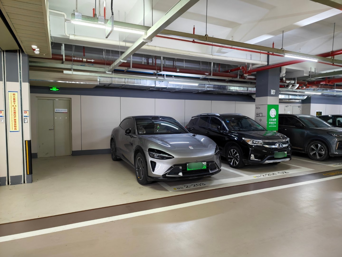 这台小米yu7，一看就是会开车，且爱车的人大v聊车