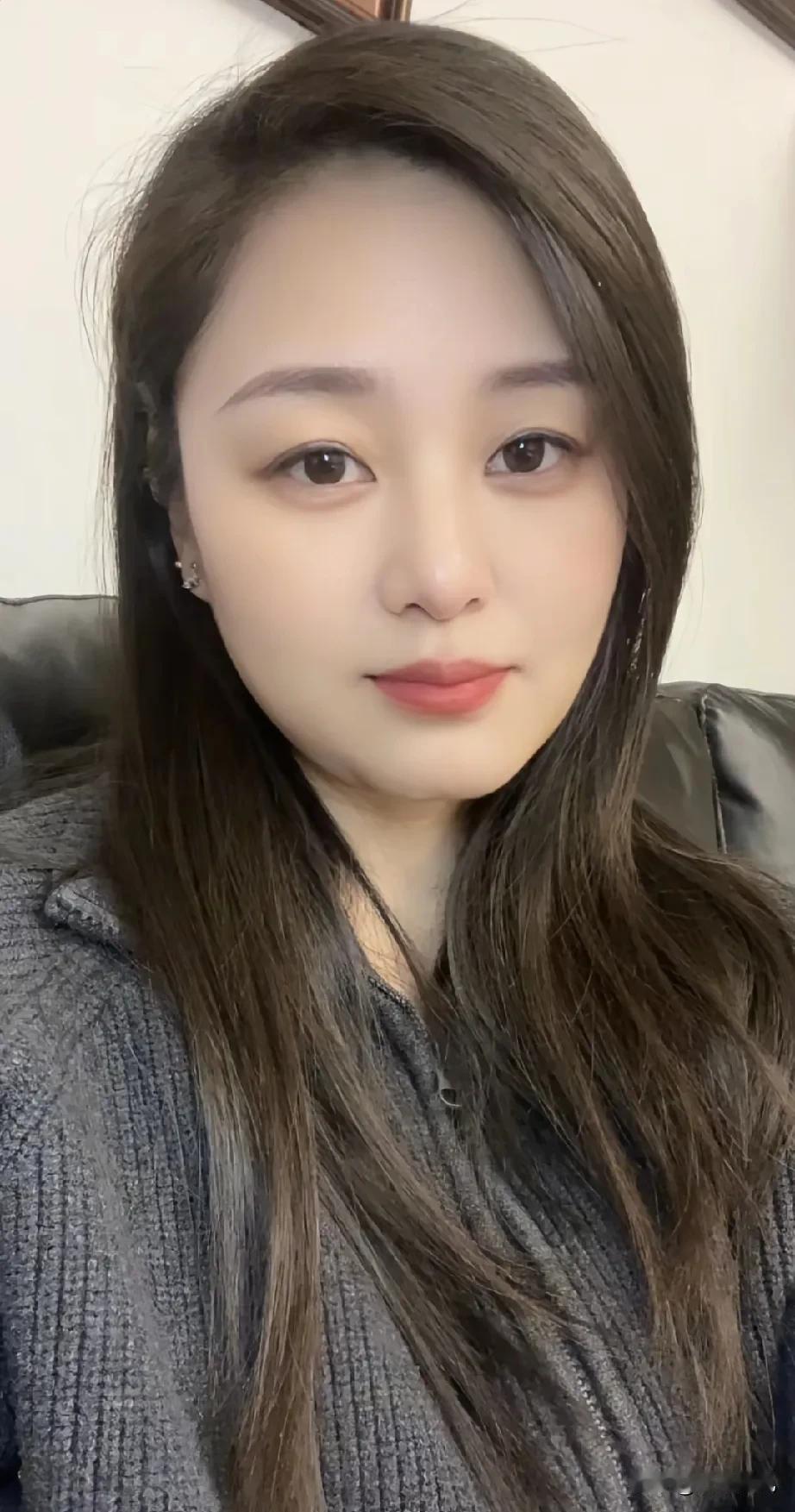 86年40岁在最猛的年纪过着异地分居的生活异地的夫妻一个为了挣钱养家