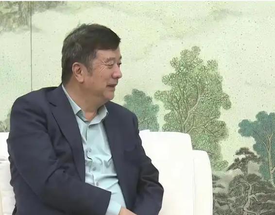 谁能想到，任正非的亲弟弟任树录，1992年就进了华为，一干就是30多年，如今负责