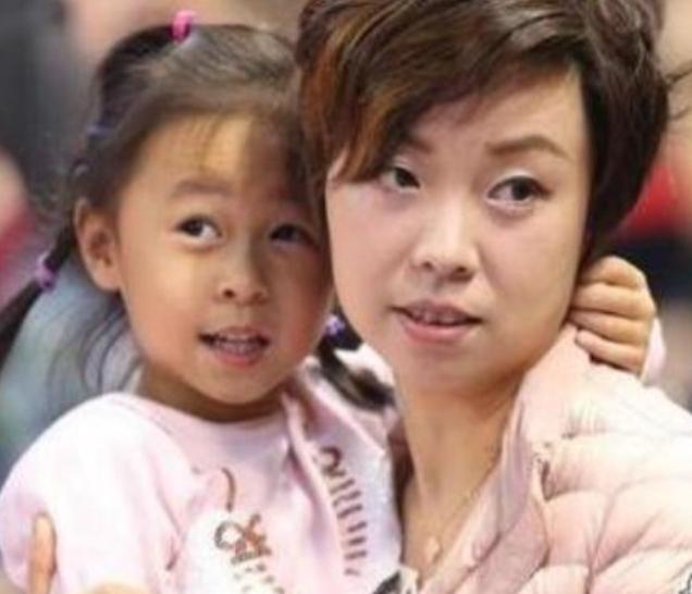 2009年，28岁的世界乒乓球冠军张怡宁嫁给了48岁身价300亿的香港富豪徐威。