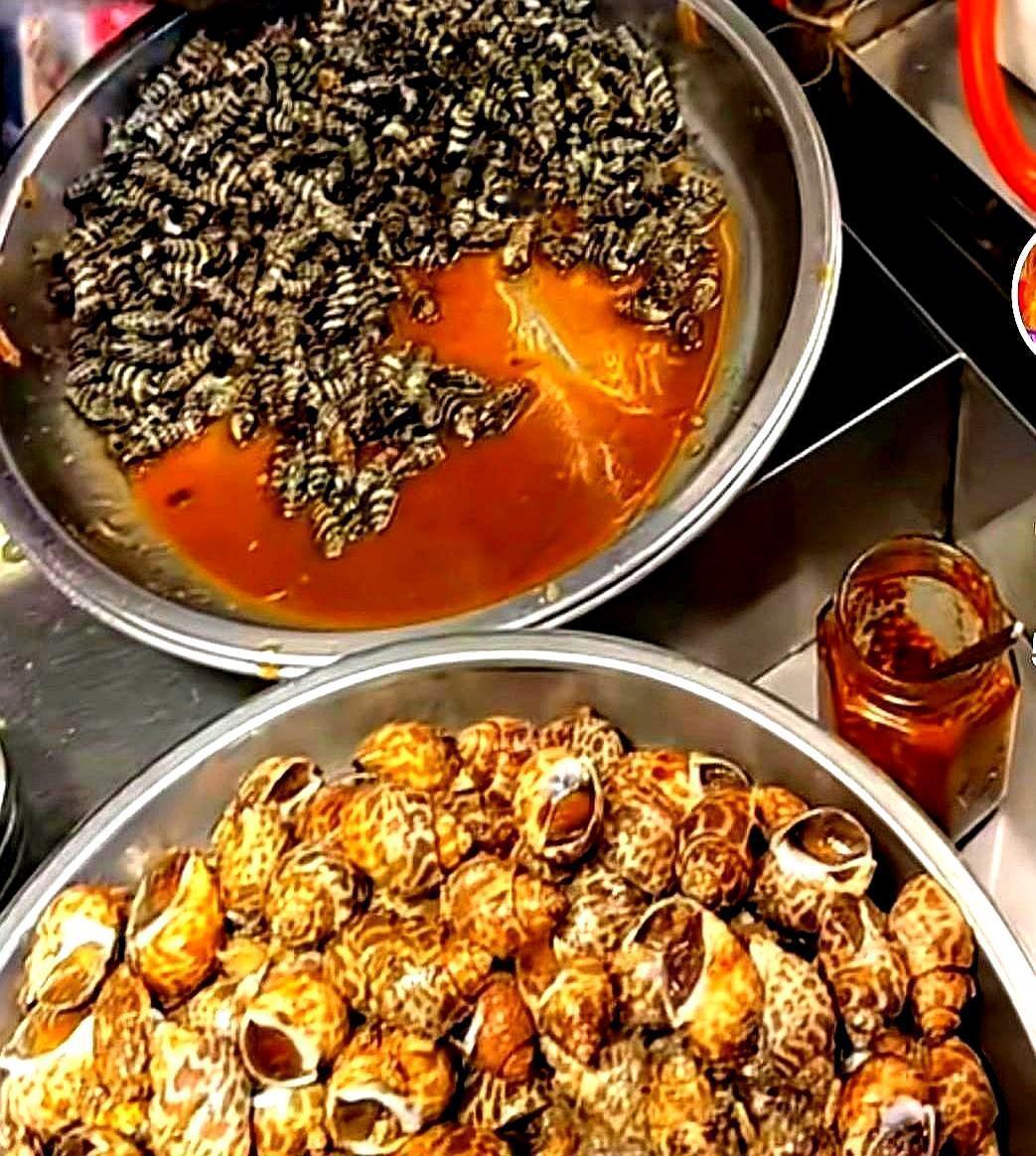 台北夜市，汪小菲9岁儿子脱口而出两个字，他当场就愣住了，周围瞬间安静。你以