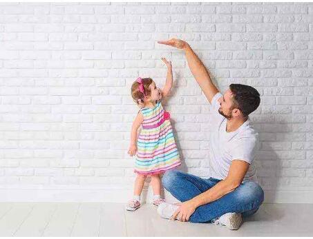 宝妈这样带孩子以为对孩子好, 其实是在害他们, 孩子个子高才怪呢?