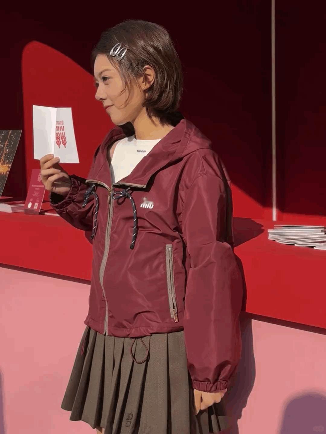 看看同一个摄影师镜头下的赵今麦和刘浩存