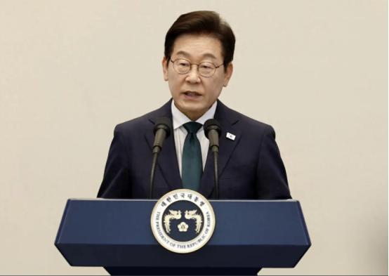 看过9.3阅兵式彩排后，韩国总统特使团将紧急访华？ 最近，韩国那边有个大消息