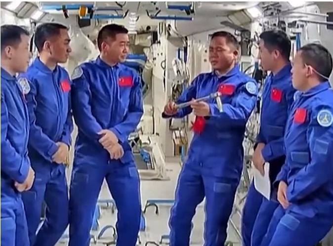 一旦这次神舟20号回不来，最极端的情况是发射神舟22。 神舟20号被空间碎片