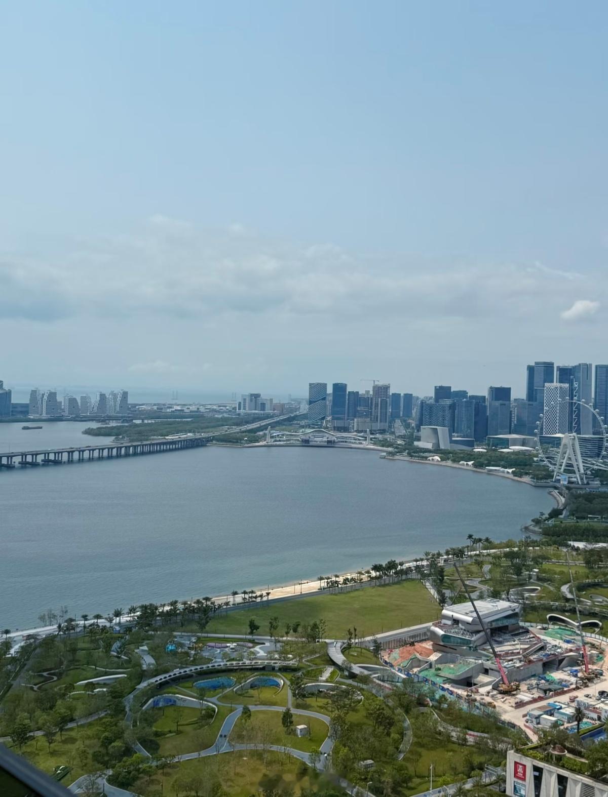 前海石公园门口不知道在建什么新玩意。深圳