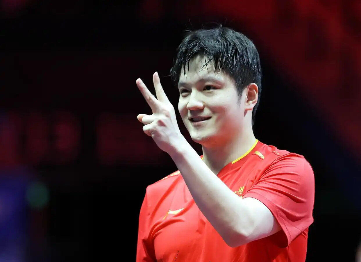 樊振东说自己不会退役超级全满贯得主的坚守！樊振东明确表态“我还是我，不会退役”，