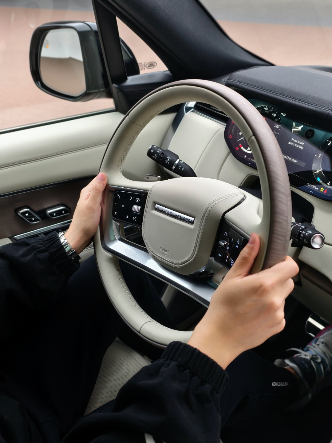 揽胜终究是揽胜当你站到这个高度的时候，你会发现，一切过往皆为序章，云淡风轻揽胜A