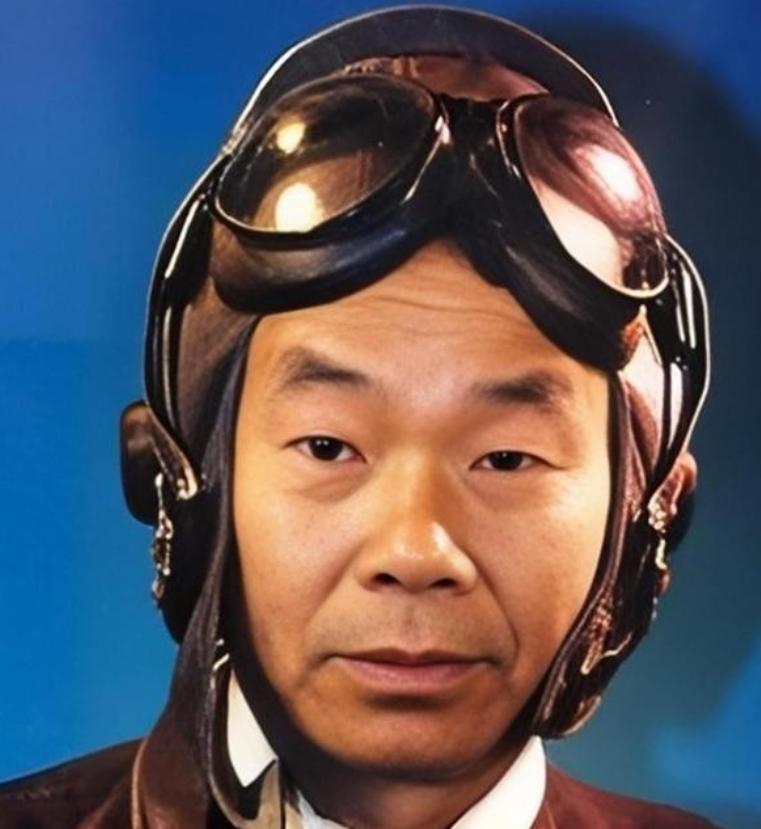 1971年，我国投掷第一颗实战氢弹，然而，当飞行员杨国祥按下投掷按钮时，氢弹竟然