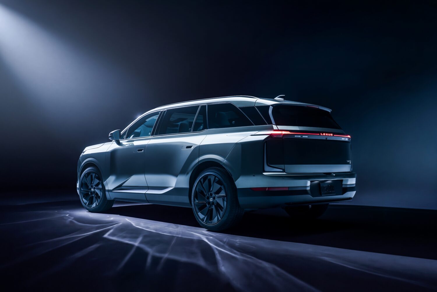全新雷克萨斯TZ发布亮相，三排座纯电SUV5100mm车长、3050mm轴距，内