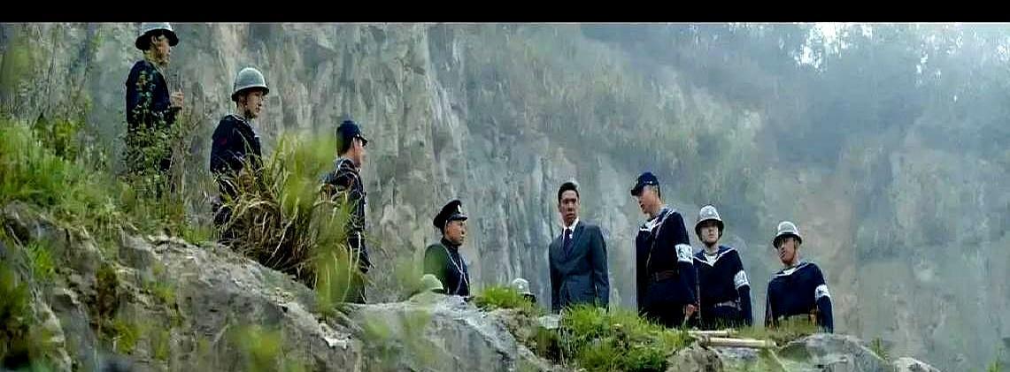 一部被雪藏多年的谍战老剧，突然杀回屏幕，直接干到收视2.8、豆瓣9.1。观众不是