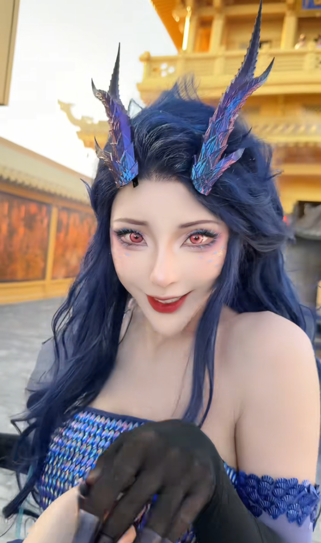 这是cos的龙女吗？感觉想蛇精呢？