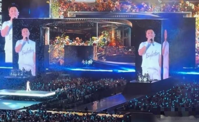 唱完最后一首歌，谢霆锋头也不回直接走人，鸟巢十万观众当场愣住，连句再见都没有。你