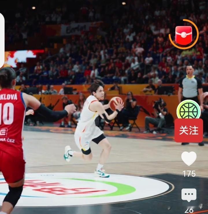 中国女篮这是把心脏当篮球练了吧？最后21秒落后5分，搁一般人早就关电视了。结