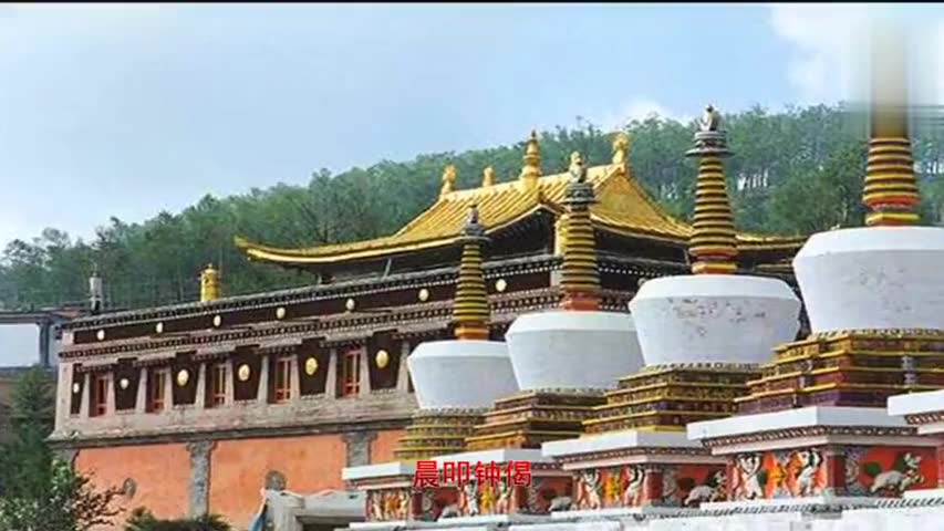 塔尔寺经济总量和游客接待量_塔尔寺图片