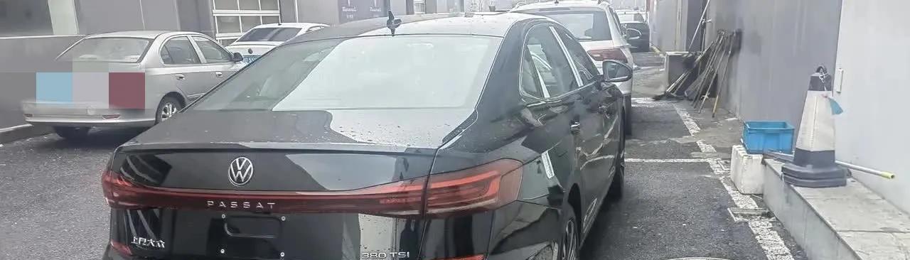 前两天在4S店蹭茶喝，听售后主管老张扯闲篇：