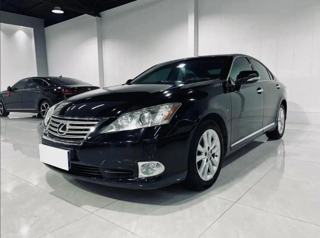 2026年起，15年以上老车一年一审。先别急着高兴。我朋友那台16年的雅阁，上