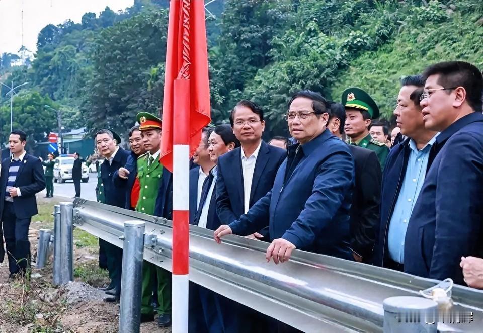 中越关系在越南的外交政策中占据着非常重要的地位！越南总理范明政强调，越南党和国家