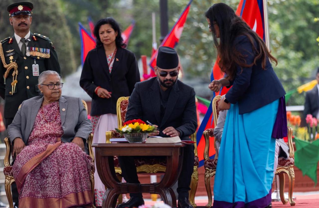 打破惯例，尼泊尔90后总理上台。南亚政坛近期迎来一次让人眼前一亮的变革，尼