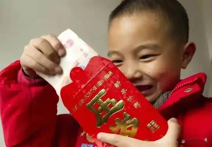 没钱不要出门，出门就要花钱。过年就是过钱。其实吃饺子、吃团圆饭、买礼物还不算什么