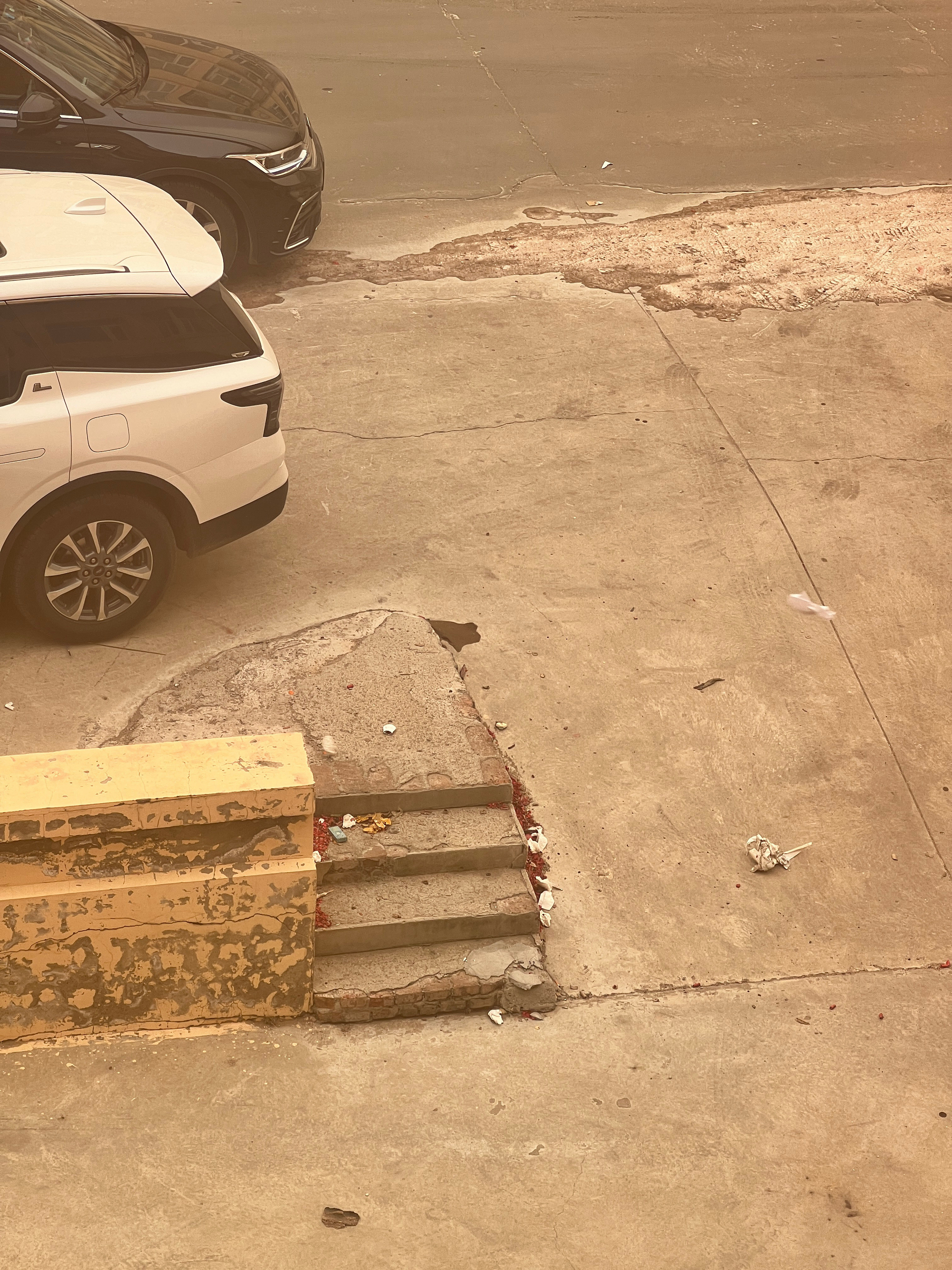 就算内蒙放炮也是要被雾霾笼罩的，但是今天依旧五点被崩醒